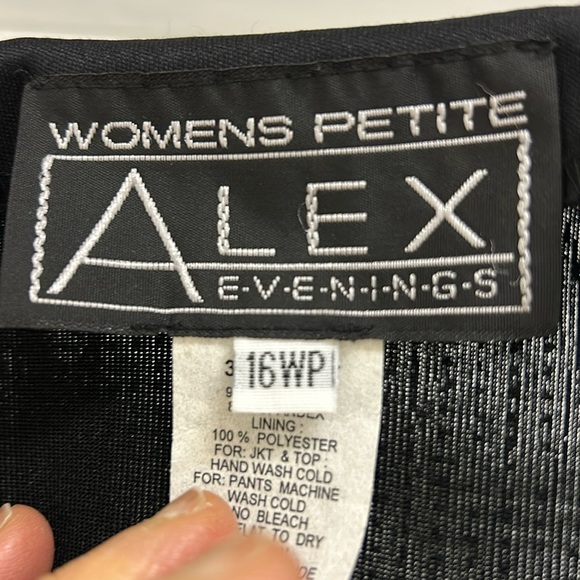 Two piece women’s petite Alex evenings, camisole and jacket size 16 petite  - Picture 3 of 6